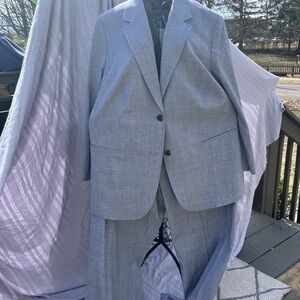 Lafayette 148 New York Light Gray Women's Two-Piece Blazer & Trousers